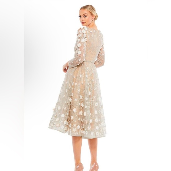 Mac Duggal Beaded Deep-V Neck Lace Dress NWT Size 14 Style 67387 - Picture 3 of 9